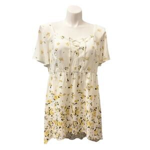 Torrid White Yellow Floral Babydoll Challis Lace Up Hi Low Top Size 2 (18/20)
